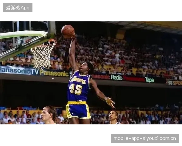 湖人可交易筹码：NBA新时代的“金字塔游戏”